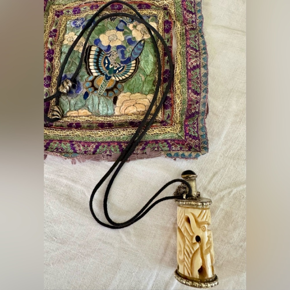 Carved bone Elephant snuff bottle Pendant Necklace festival, Elephant,Boho